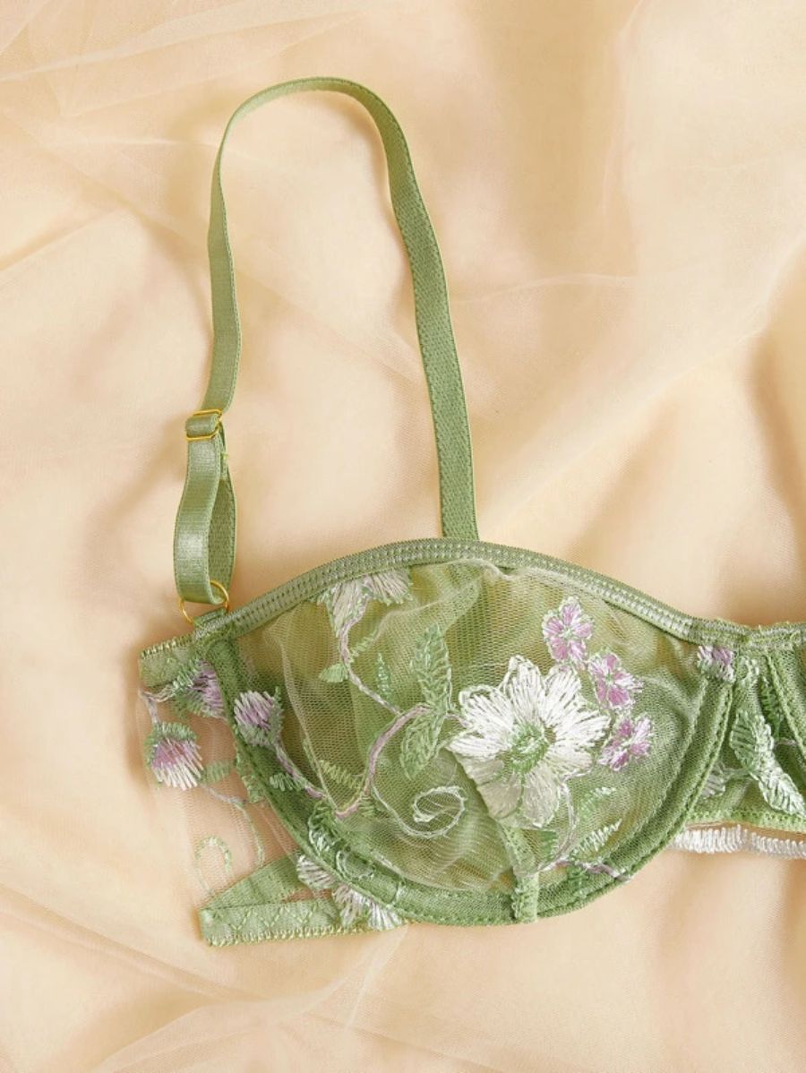 Embroidery Mesh Design Underwire Lingerie Set