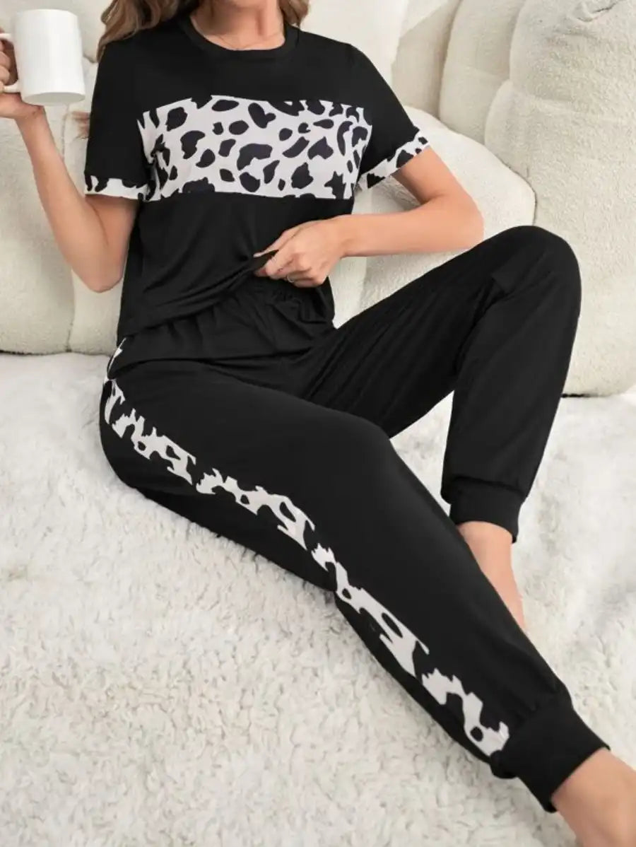 Leopard Printed Tee And Sweatpants Set