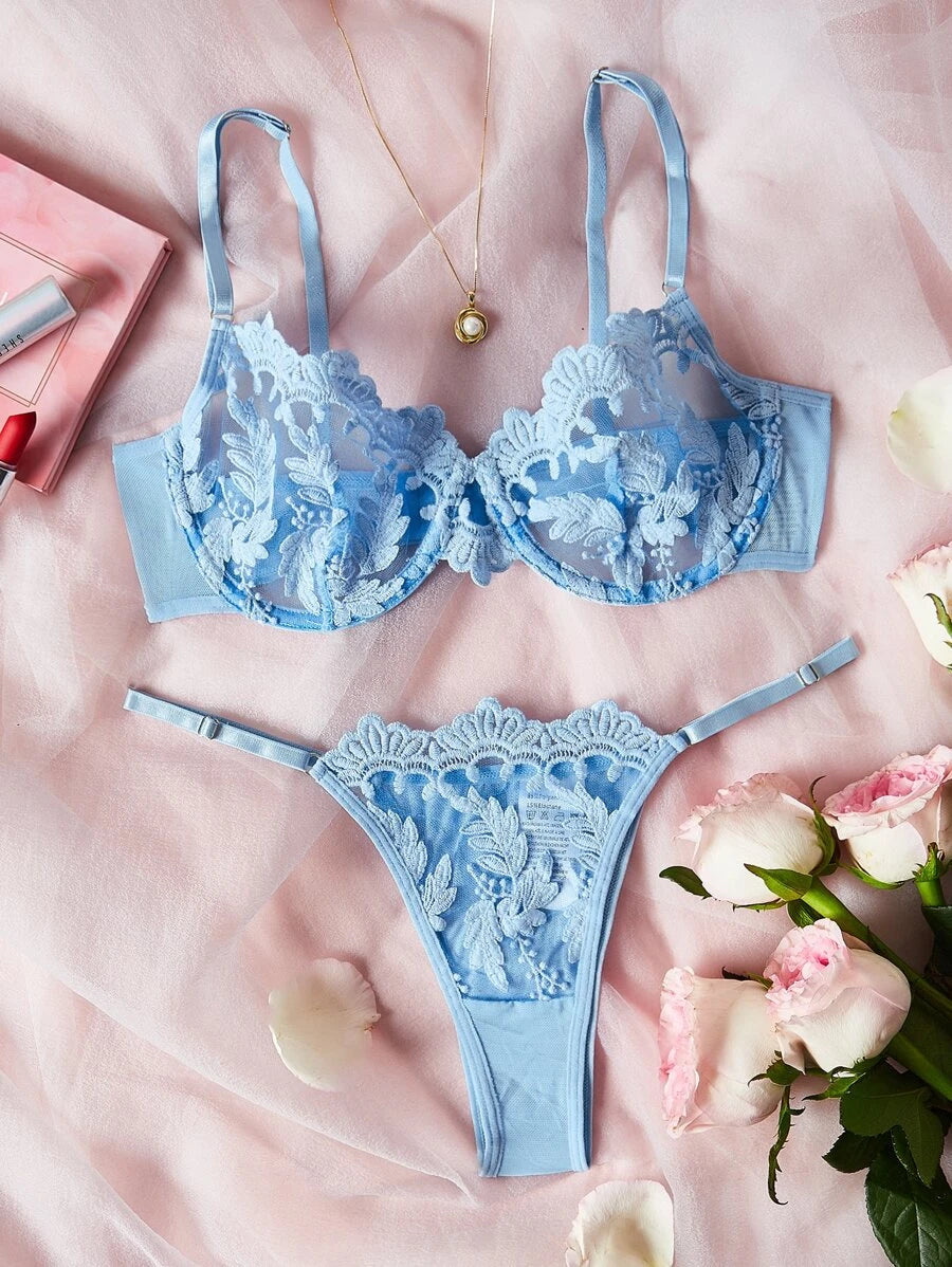 Two Pieces Floral Lace Underwire Lingerie Set