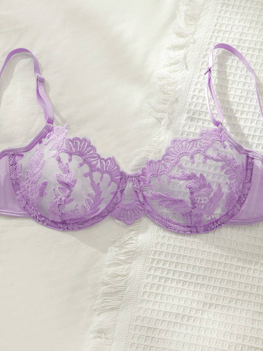 Two Pieces Floral Lace Underwire Lingerie Set