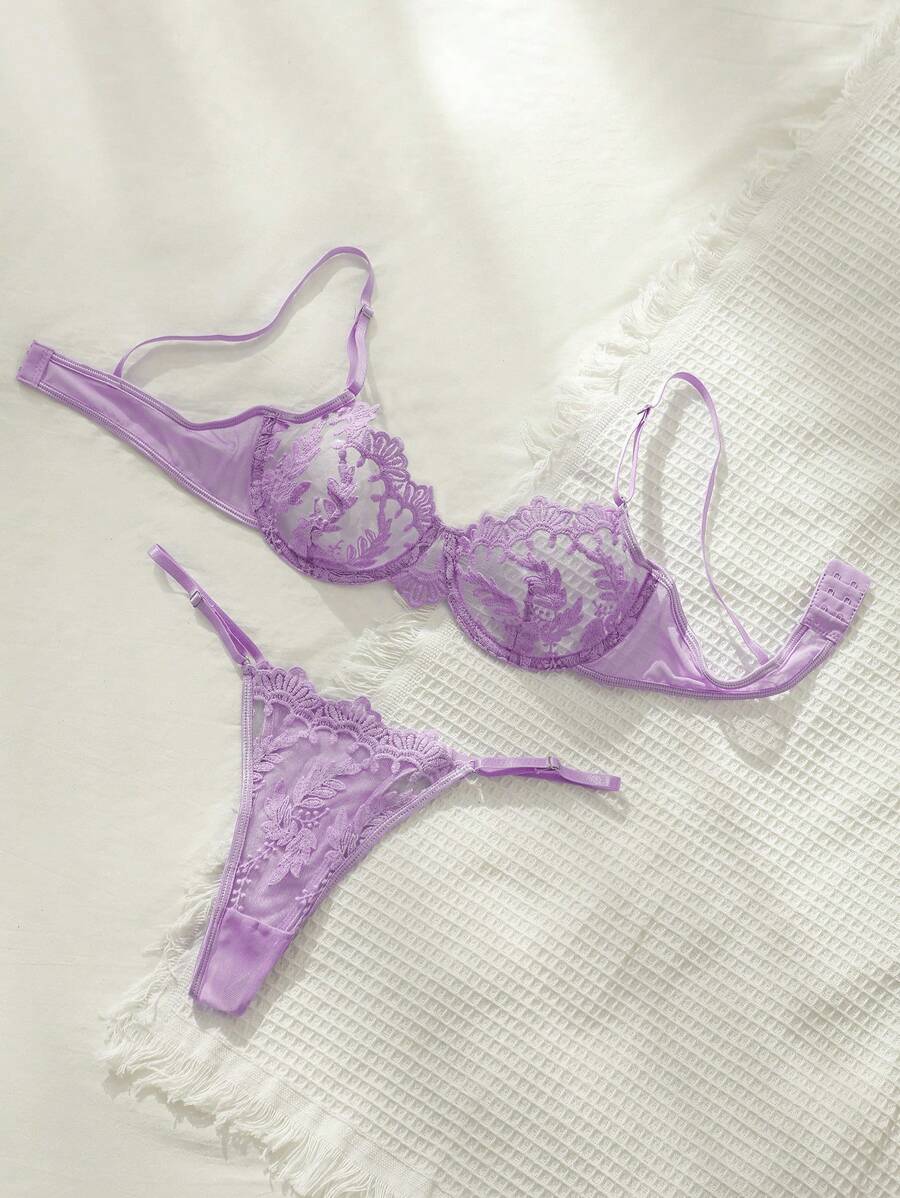 Two Pieces Floral Lace Underwire Lingerie Set Purple